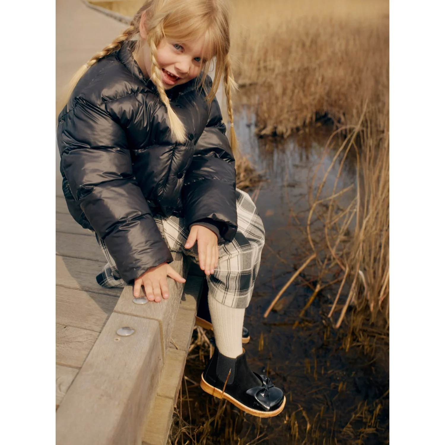 Angulus Black/Black Elastic Chelsea Boot with Salmon Nose and Bow - Image 5