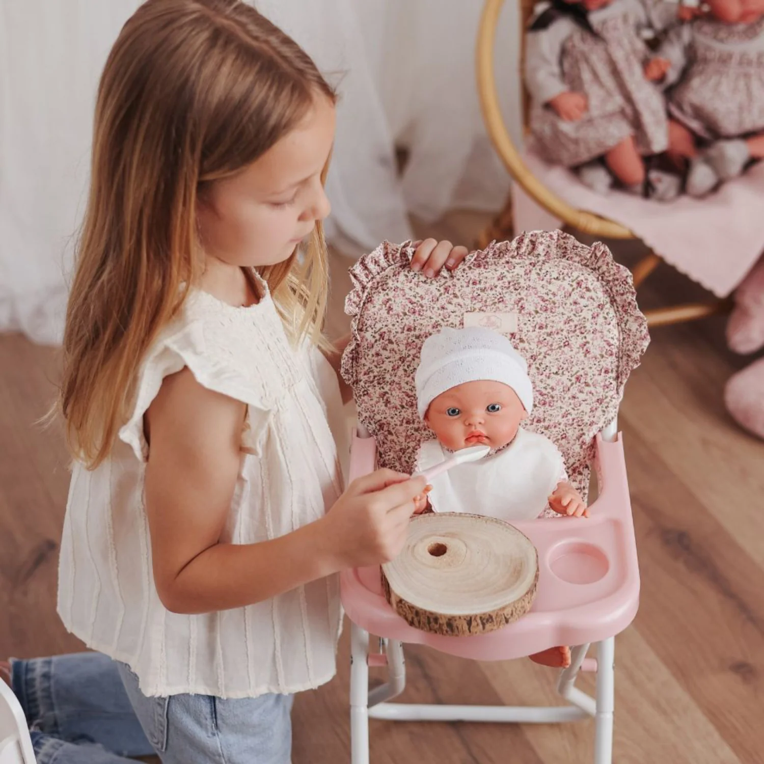 Así Martina Kollektion - High Chair With Bakke Og Hagesmæk, Til Dukker 36–46 Cm - Image 3