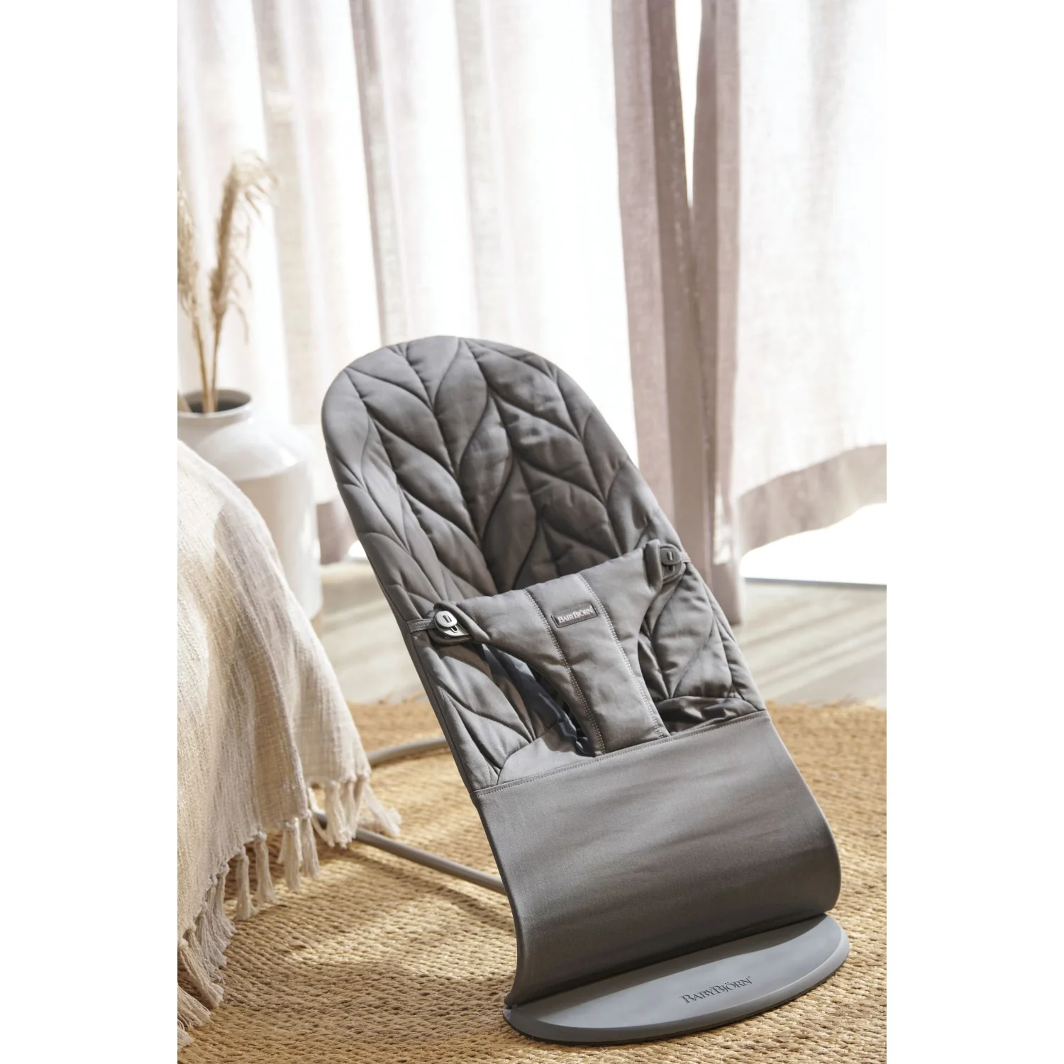 BabyBjörn Anthracite Grey Bouncer Bliss - Woven, Flower Leaf Quilt - Image 15