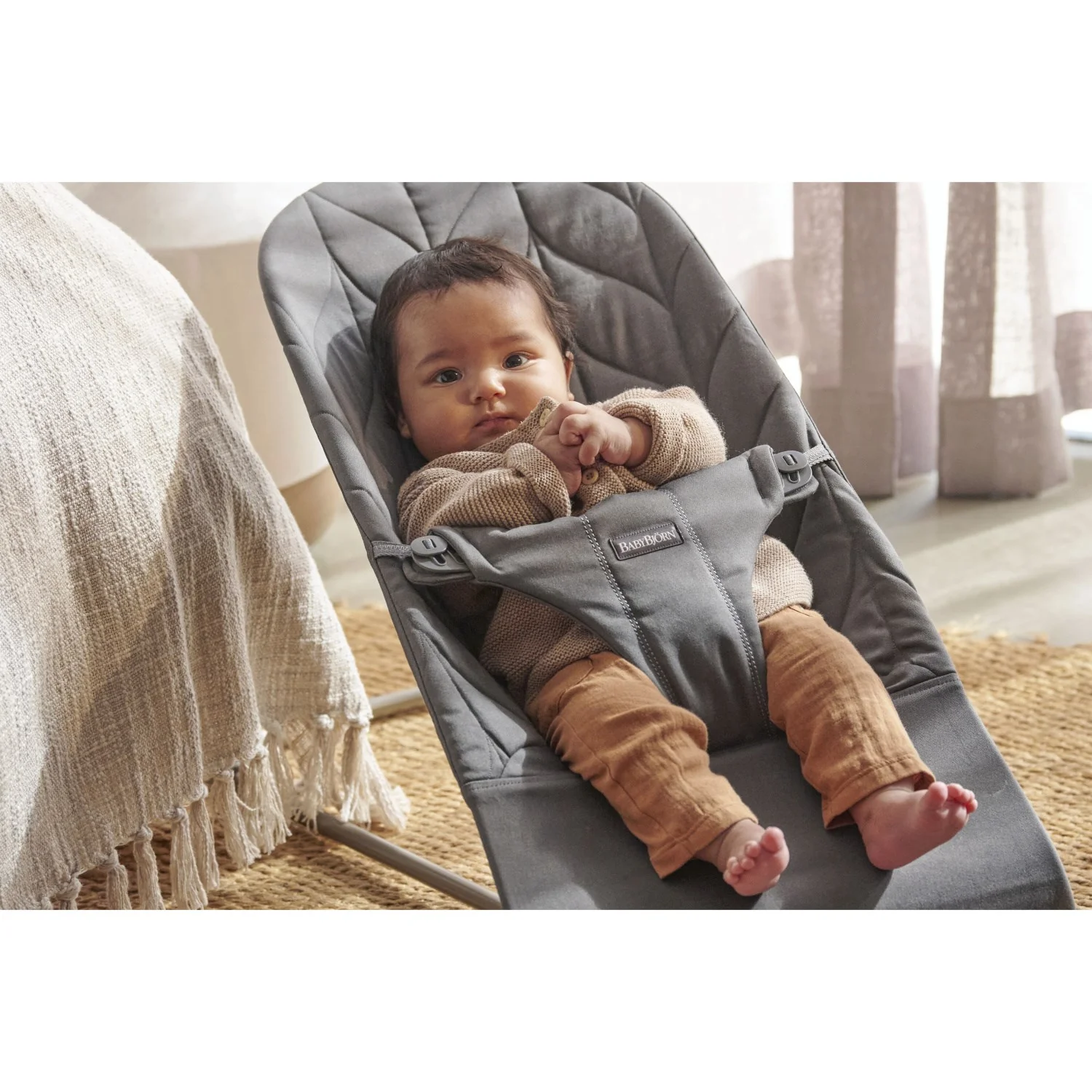 BabyBjörn Anthracite Grey Bouncer Bliss - Woven, Flower Leaf Quilt - Image 24