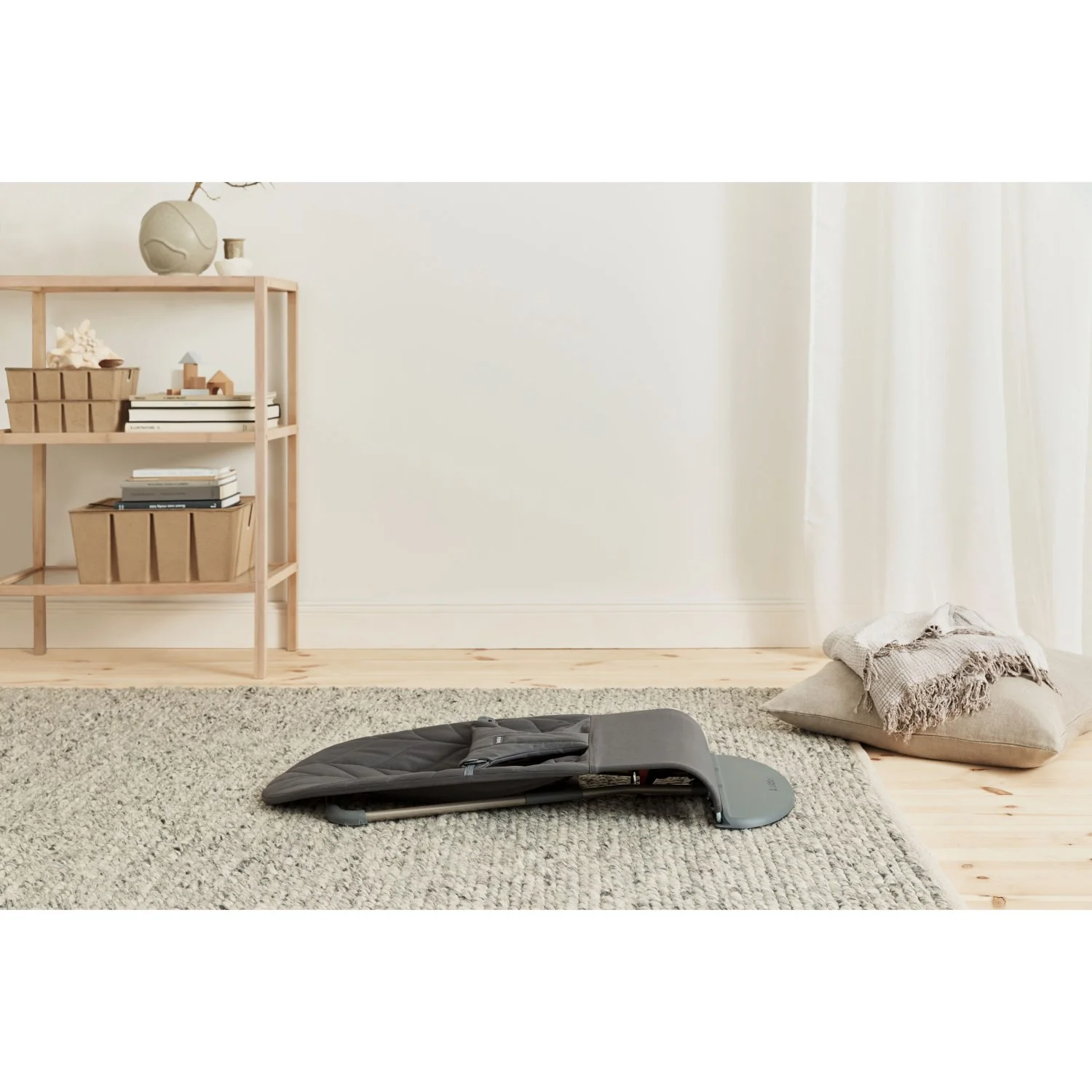 BabyBjörn Anthracite Grey Bouncer Bliss - Woven, Flower Leaf Quilt - Image 31