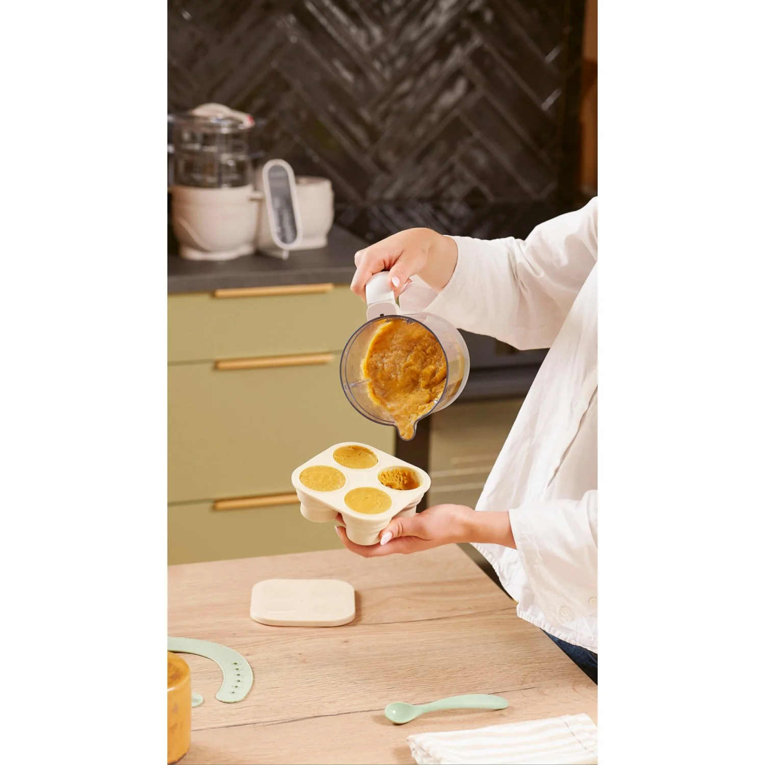 Babymoov Multi Silicone Containers & Feeder Set - Image 17