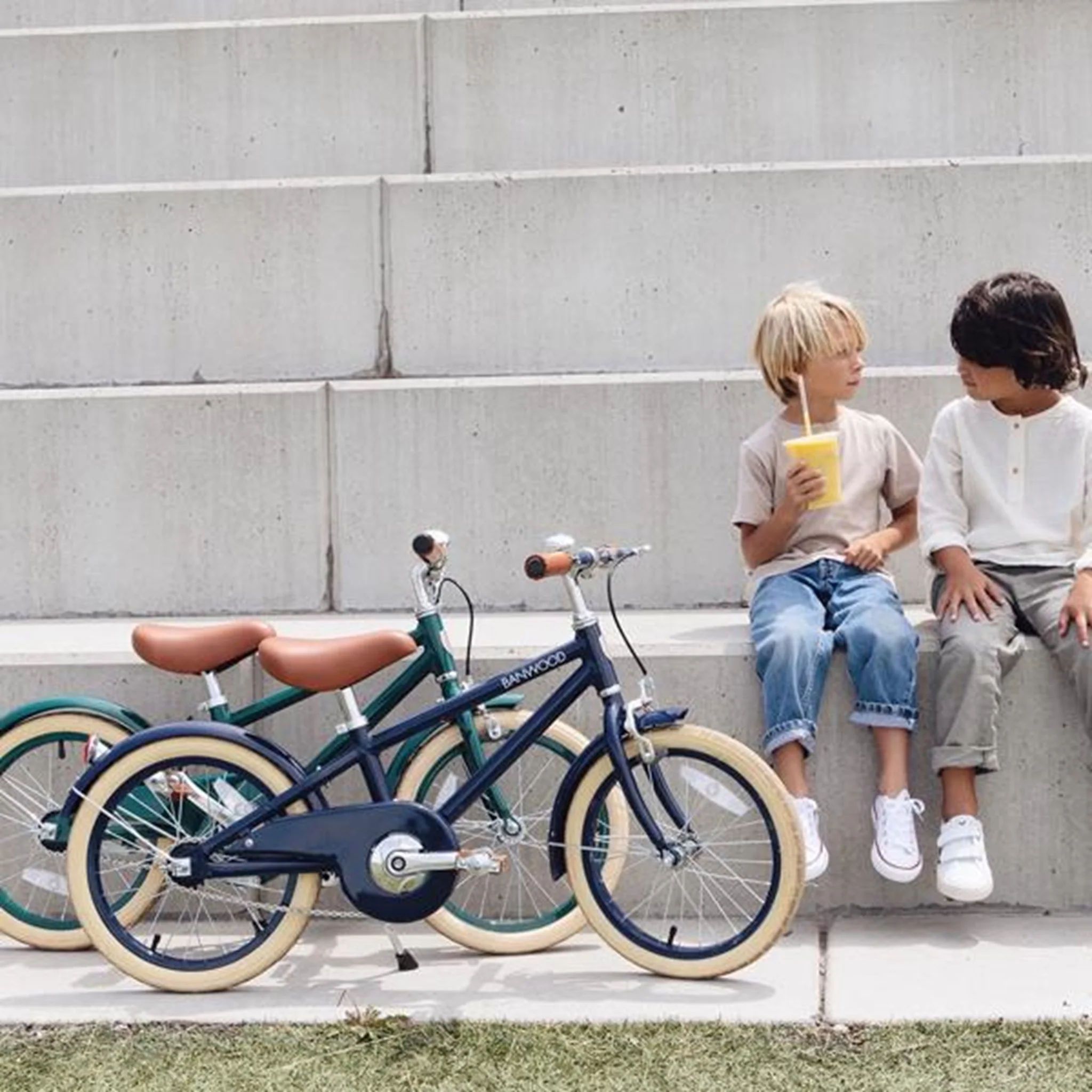 Banwood Classic Bicycle Navy - Image 5