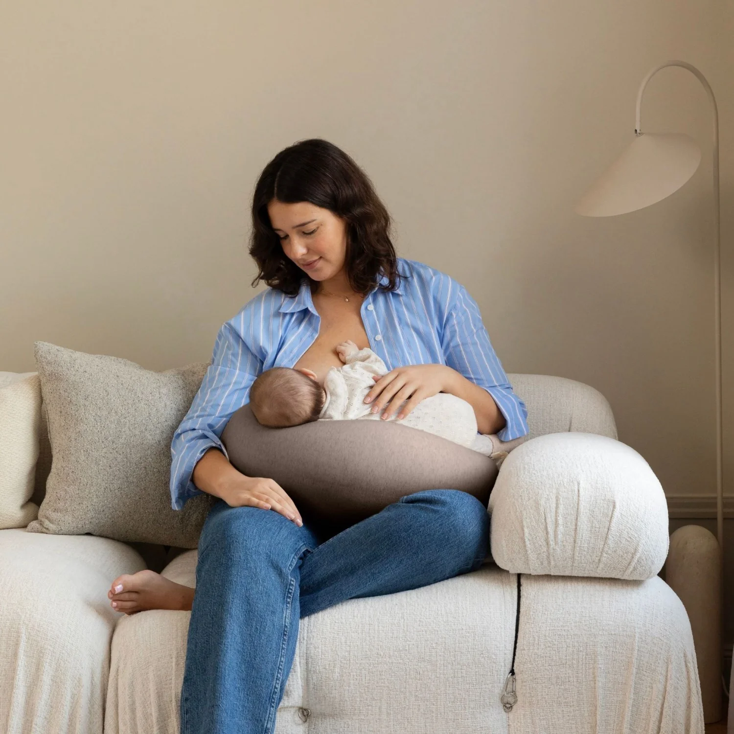 bbhugme Hazel Brown Nursing Pillow - Image 2