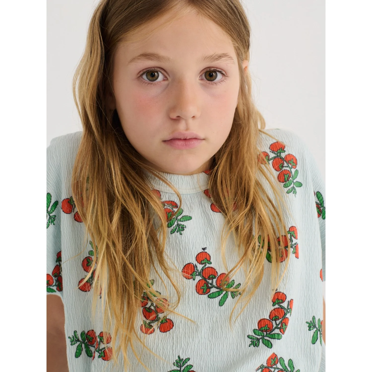 Bobo Choses Light Blue Juicy Tomatoes All Over Cropped T-Shirt - Image 2