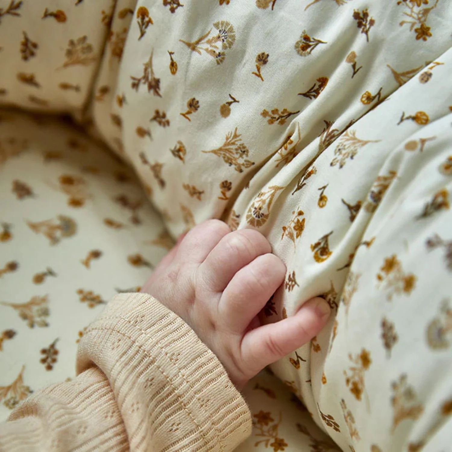 by KlipKlap Honey Poetic Garden Baby Nest - Image 2