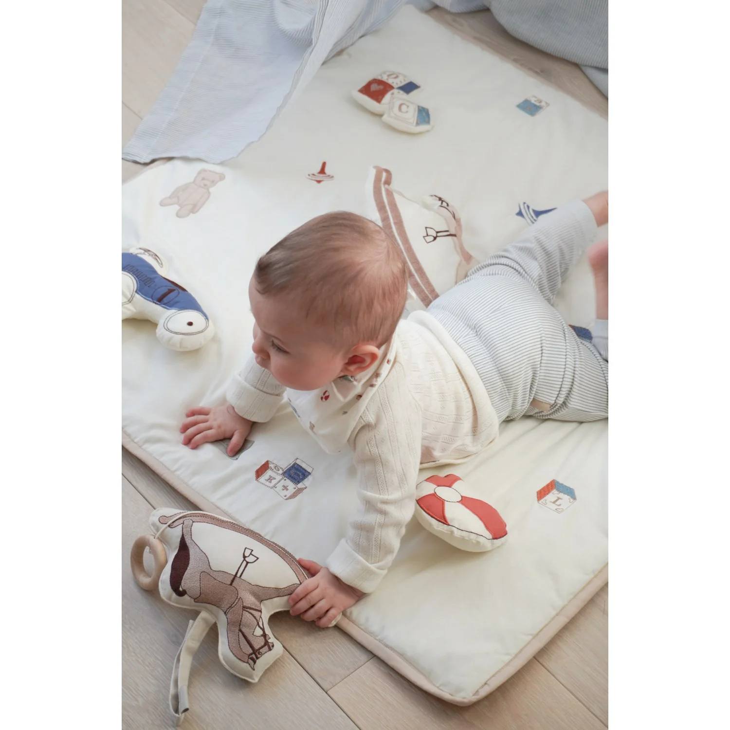 Cam Cam Copenhagen Vintage Toys Activity Playmat - Image 4
