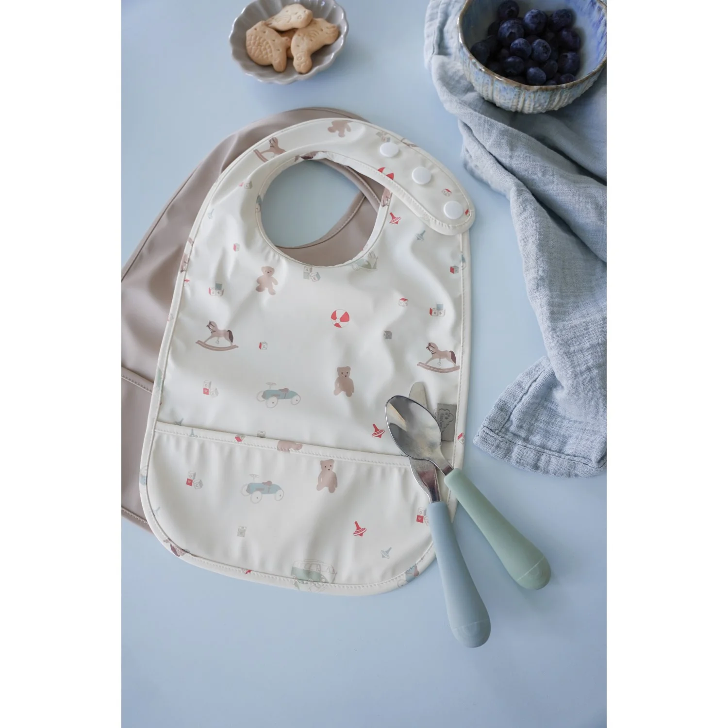 Cam Cam Copenhagen Vintage Toys Bib With Pocket 2-Pack - Image 2