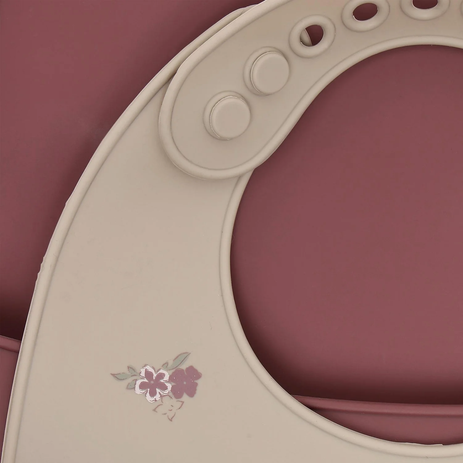 CeLaVi Rose Taupe Silicon Bib (2-Pack) - Image 3