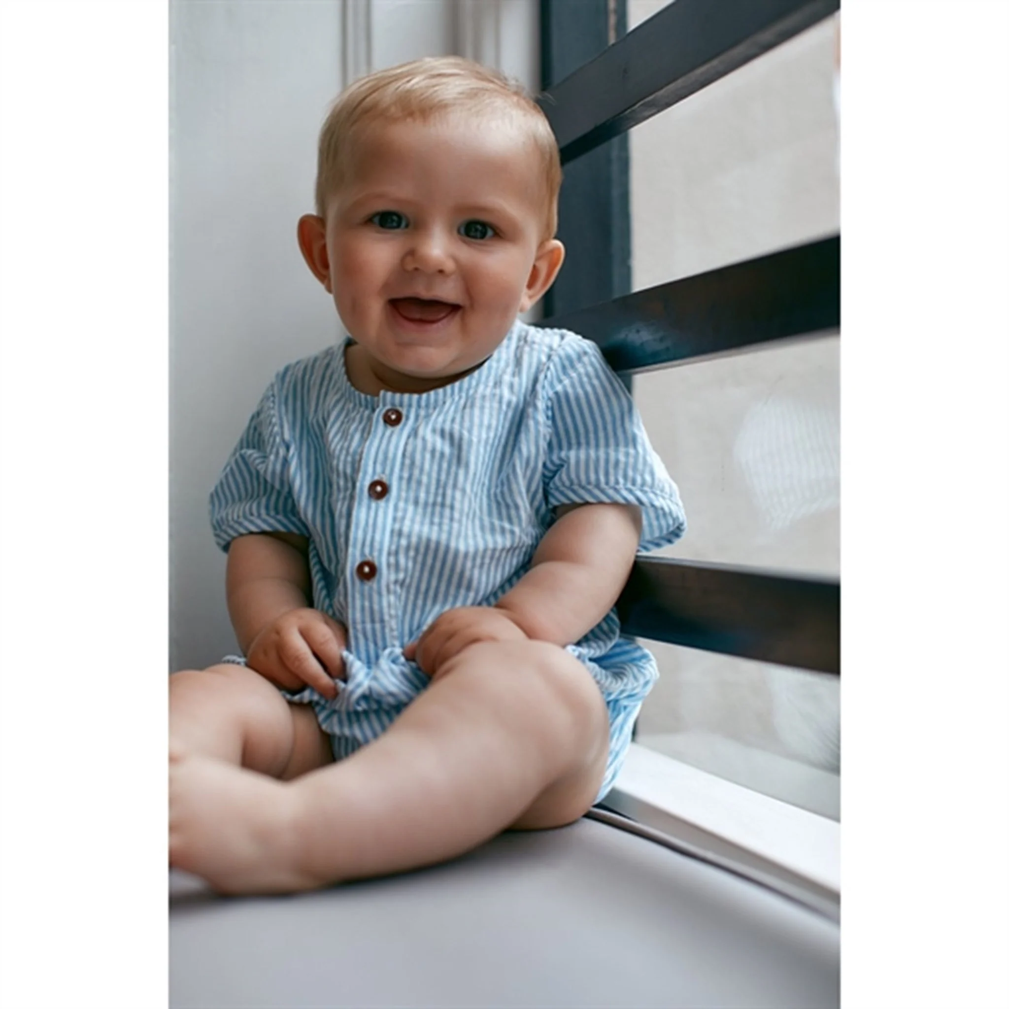 Copenhagen Colors Sky Blue W Cream Stripe Seersucker Romper m. sleeves - Image 2
