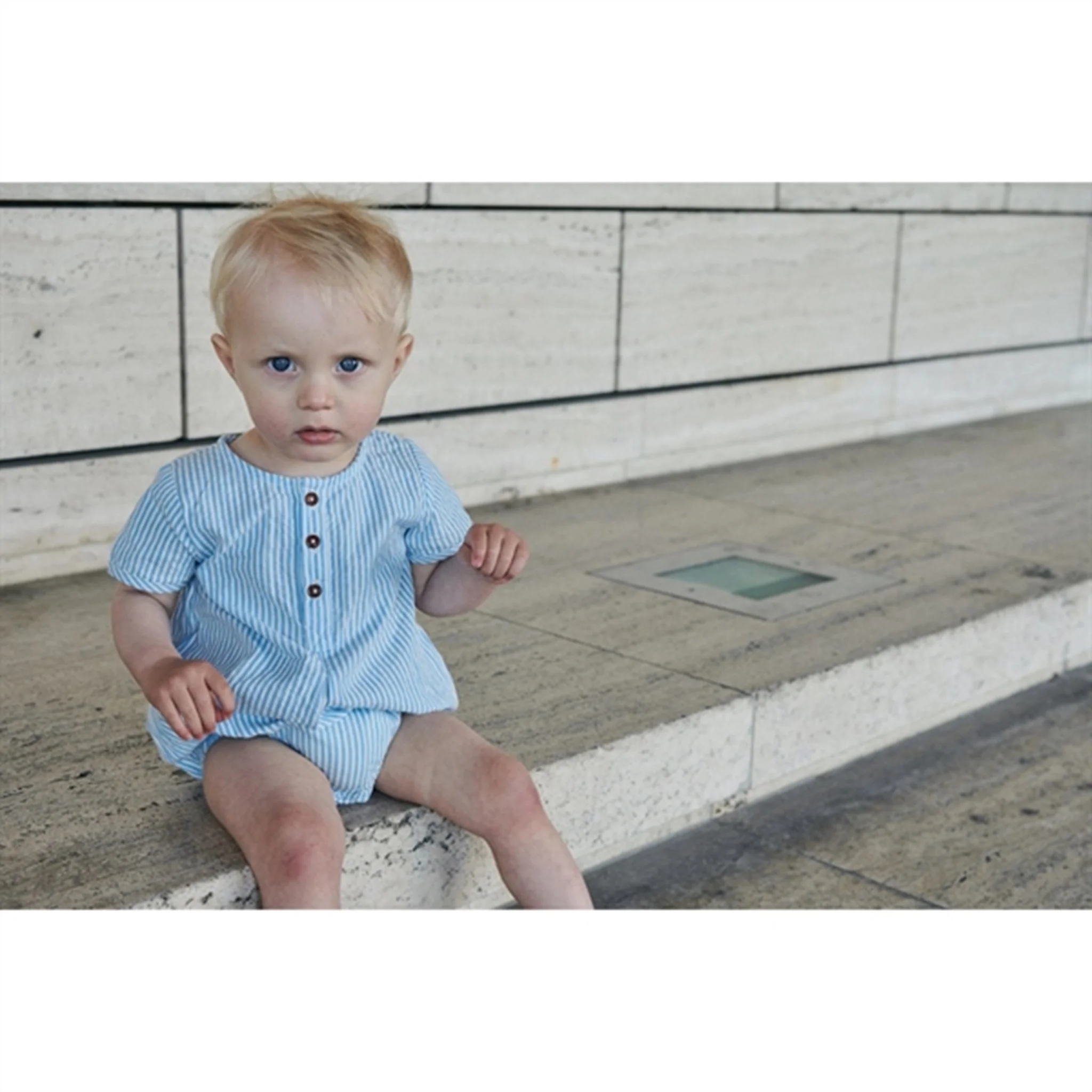 Copenhagen Colors Sky Blue W Cream Stripe Seersucker Romper m. sleeves - Image 3