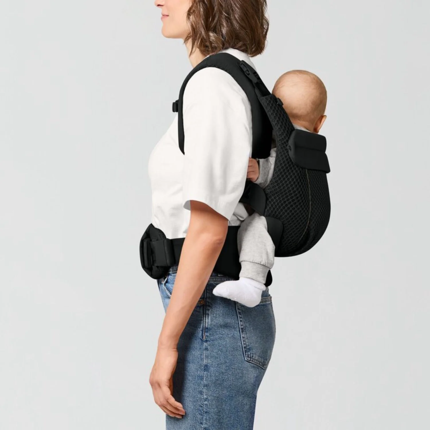 Cybex Magic Black Amya Carrier - Image 4