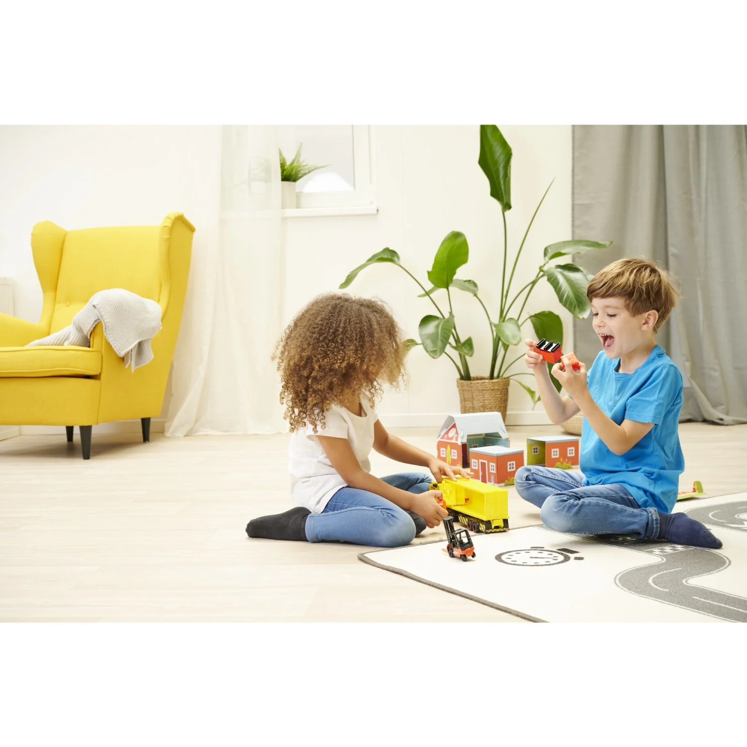 Dickie Toys DHL Truck - Image 6