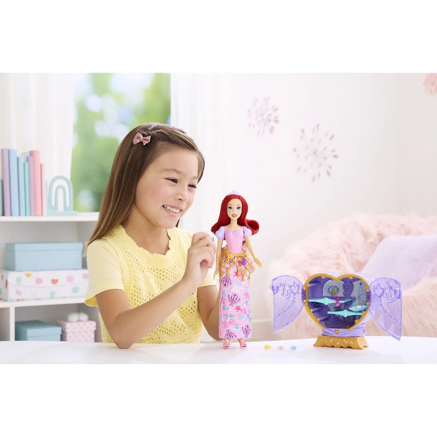 Disney Princess Fashion Doll Reveal Ariel - Image 3