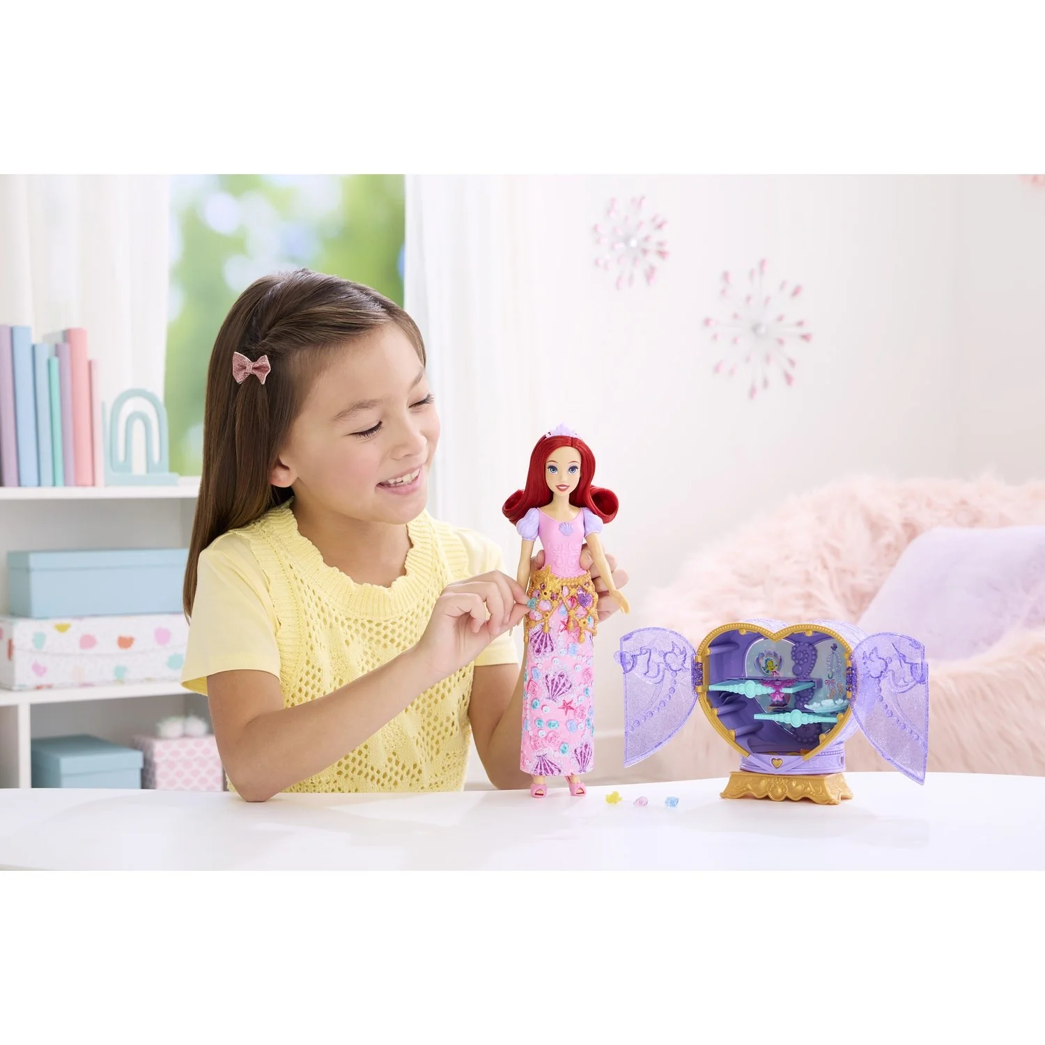 Disney Princess Fashion Doll Reveal Ariel - Image 4