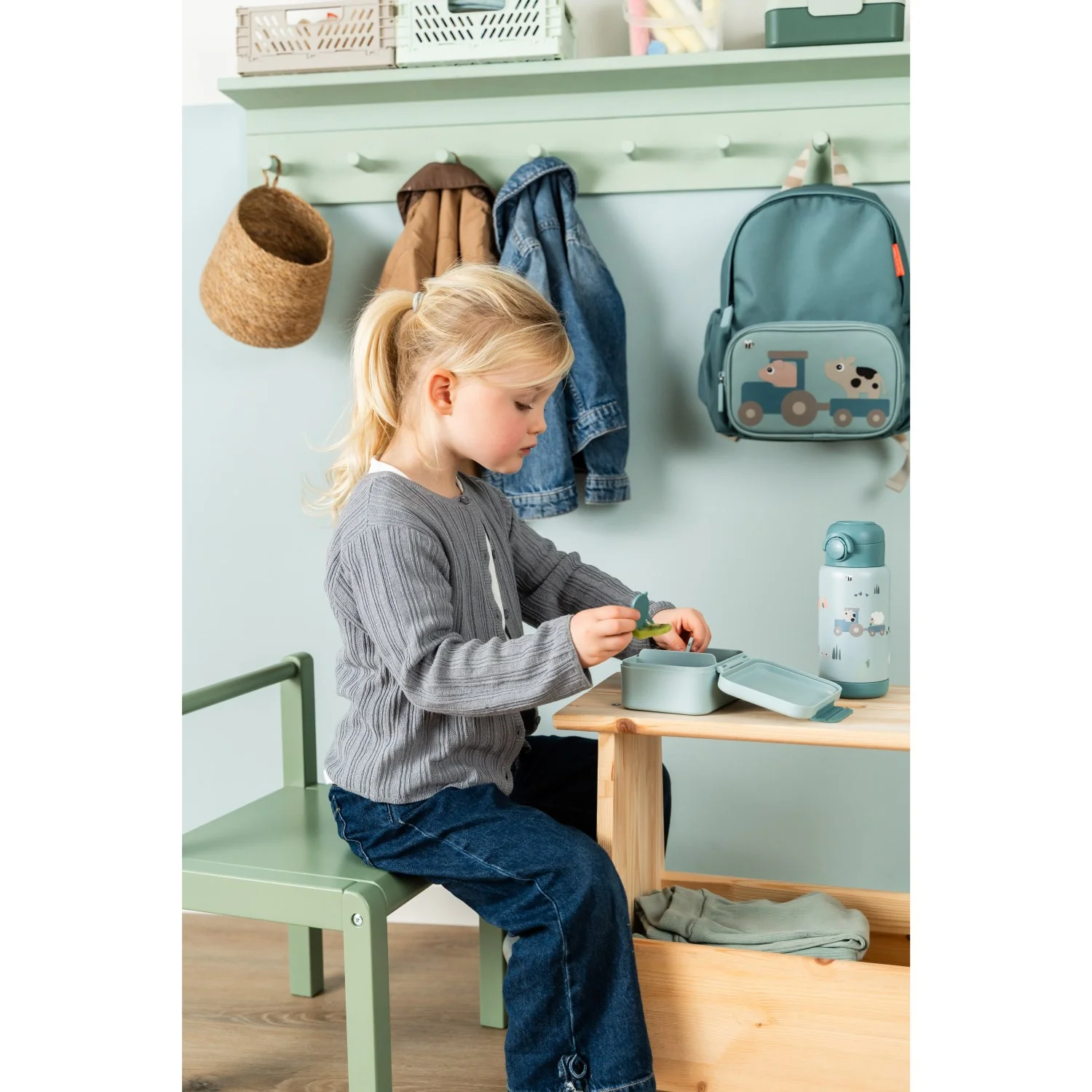 DonebyDeer Blue Tiny Farm Insulated Straw Bottle - Image 3