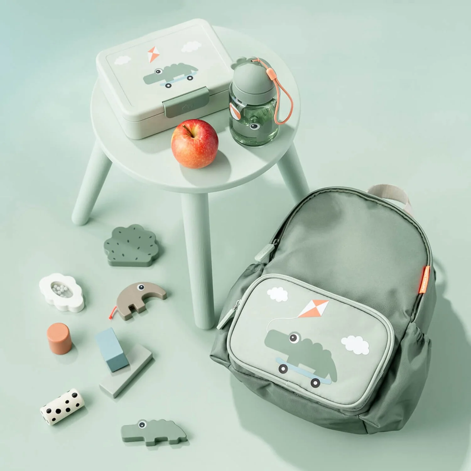 DonebyDeer Green Lunch Box With Divider Playground - Image 2
