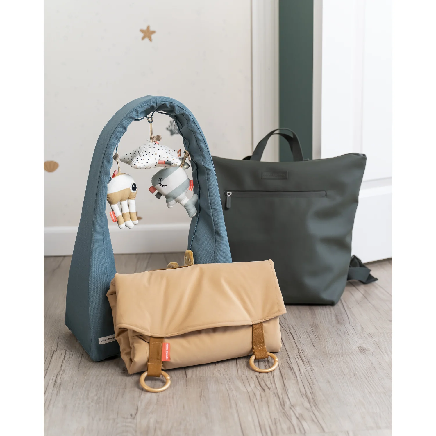 DonebyDeer Green Changing Backpack - Image 10