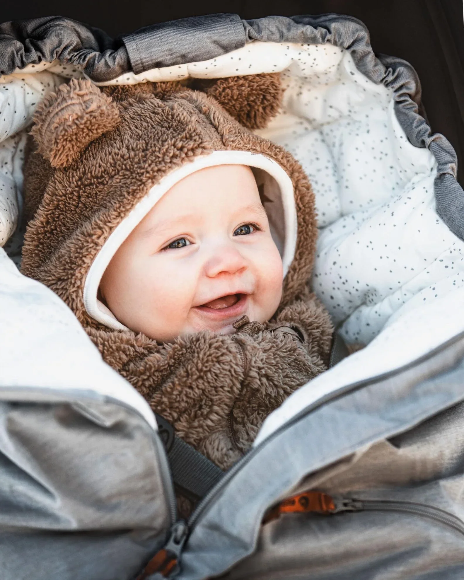Easygrow Dark Grey LYNG Foot Muff - Image 2