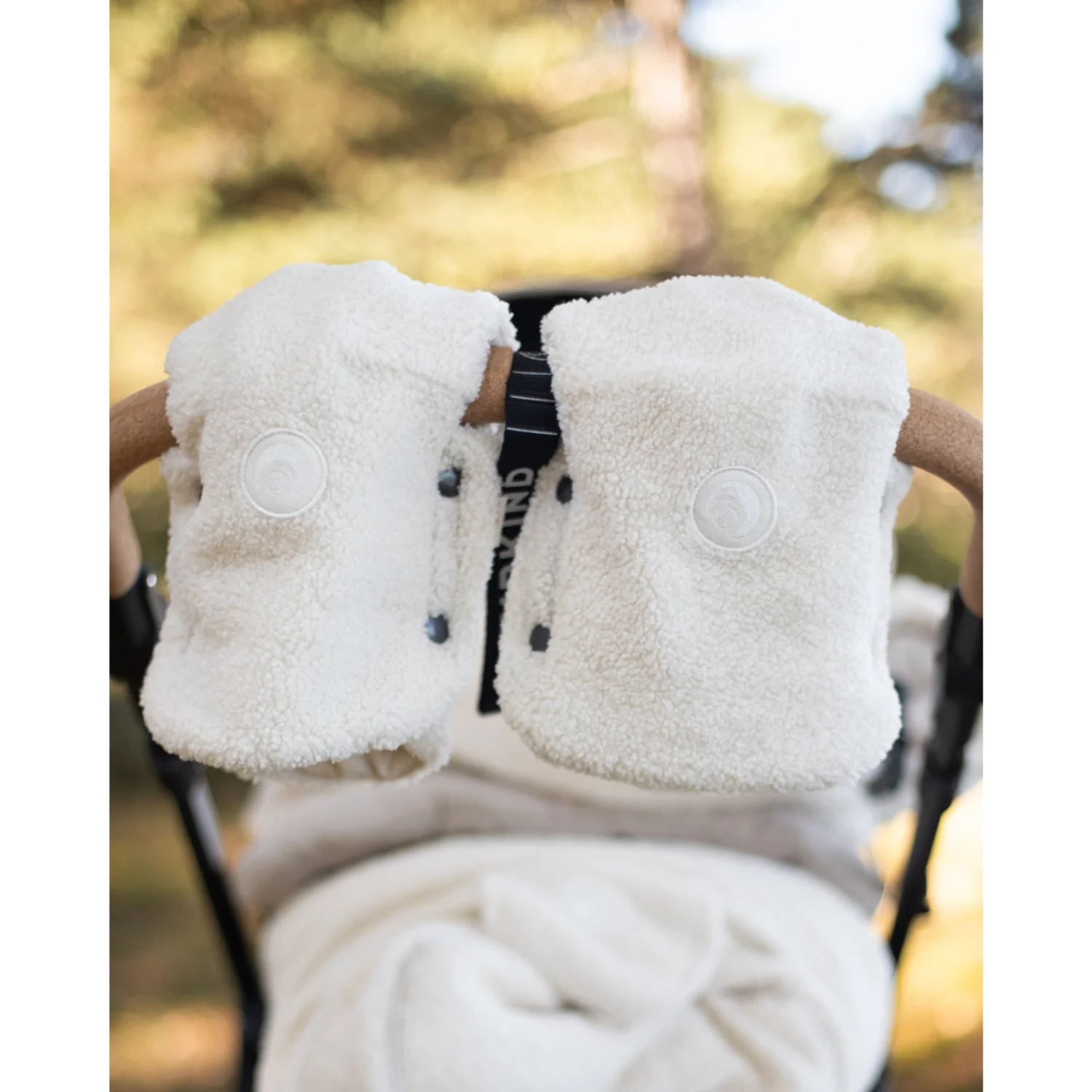 Easygrow Ivory Handmuff Teddy - Image 5