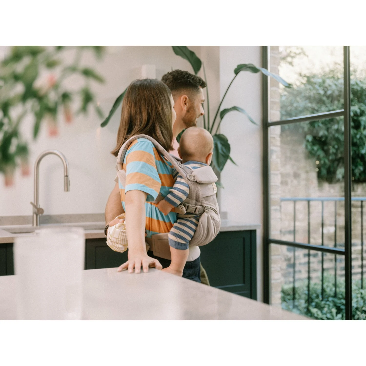 Ergobaby Pearl Grey Omni Classic - Image 6