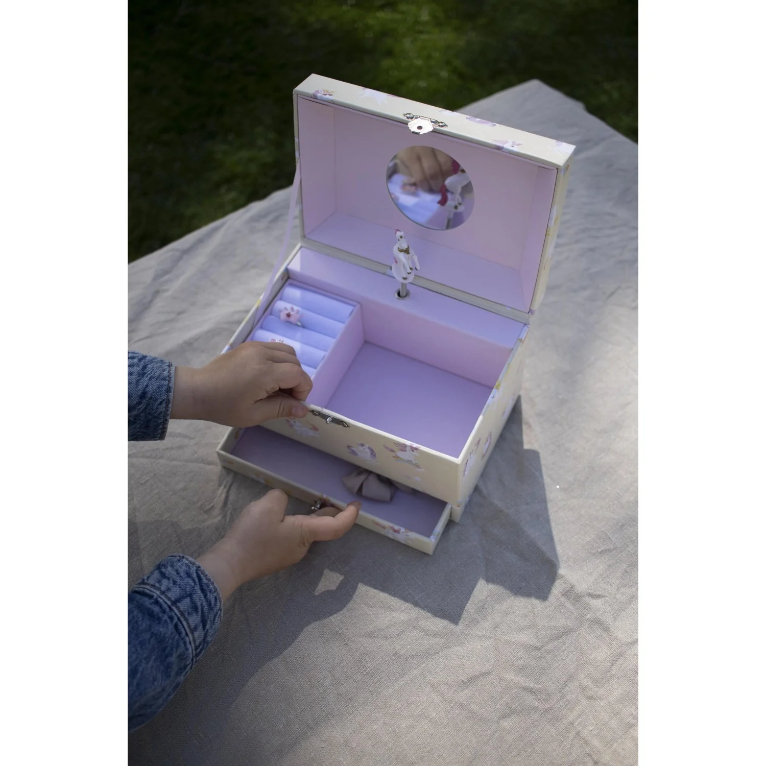 FILIBABBA Unicorn Jewellery Box With Music - Image 2