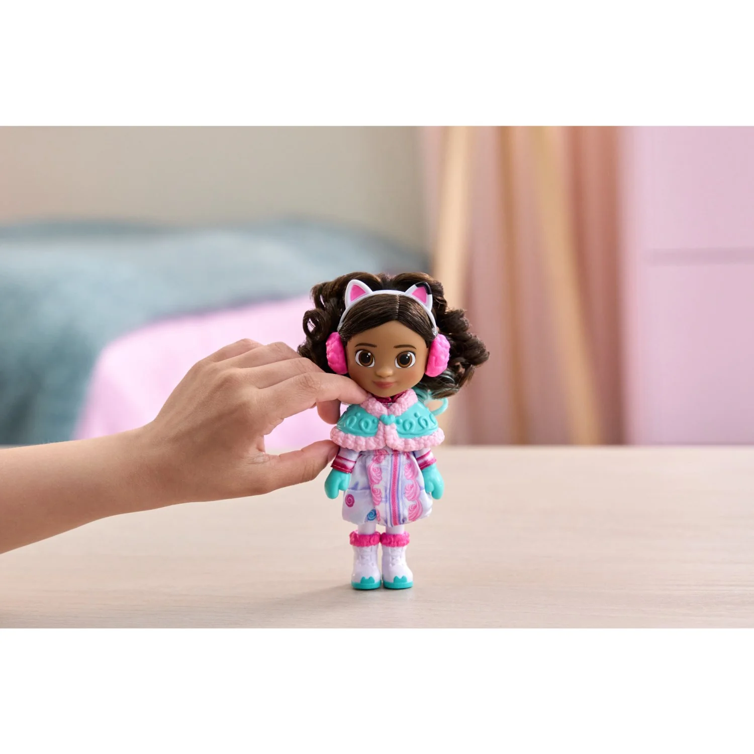 Gabby's Dollhouse Movie Small Doll 15 cm Snow Sweet - Image 2