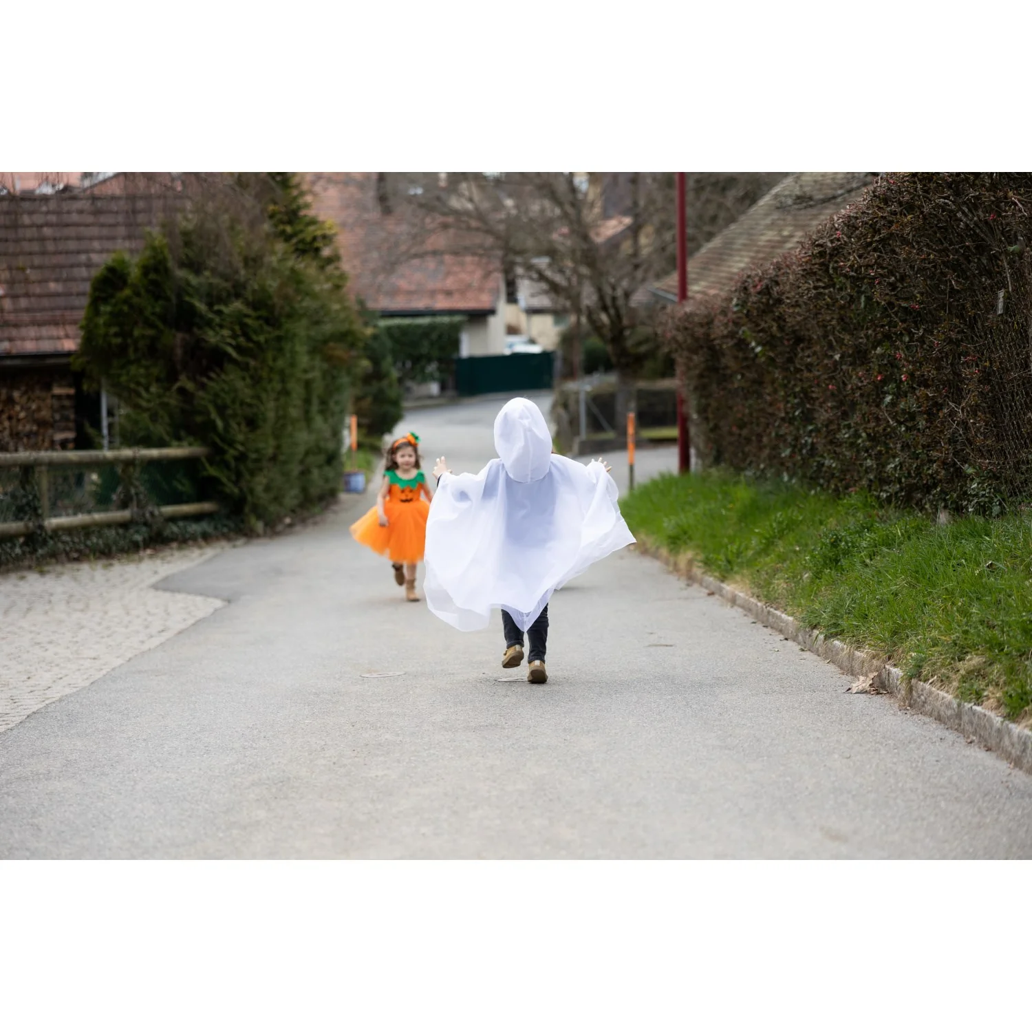 Great Pretenders Spooky Ghost Poncho - Image 8