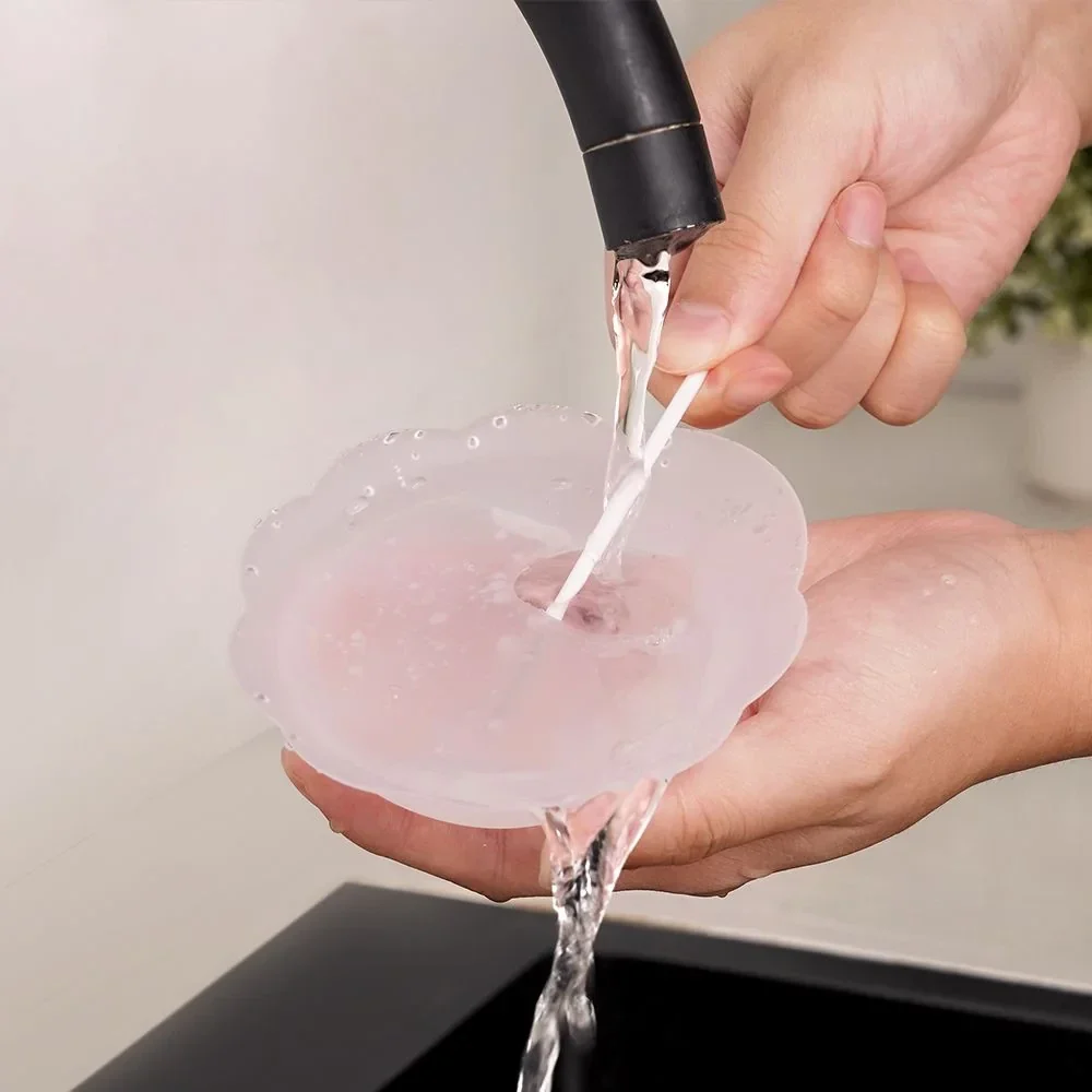 Haakaa Petal Soft Silicone Milk Collector - 2 pcs. - Image 6