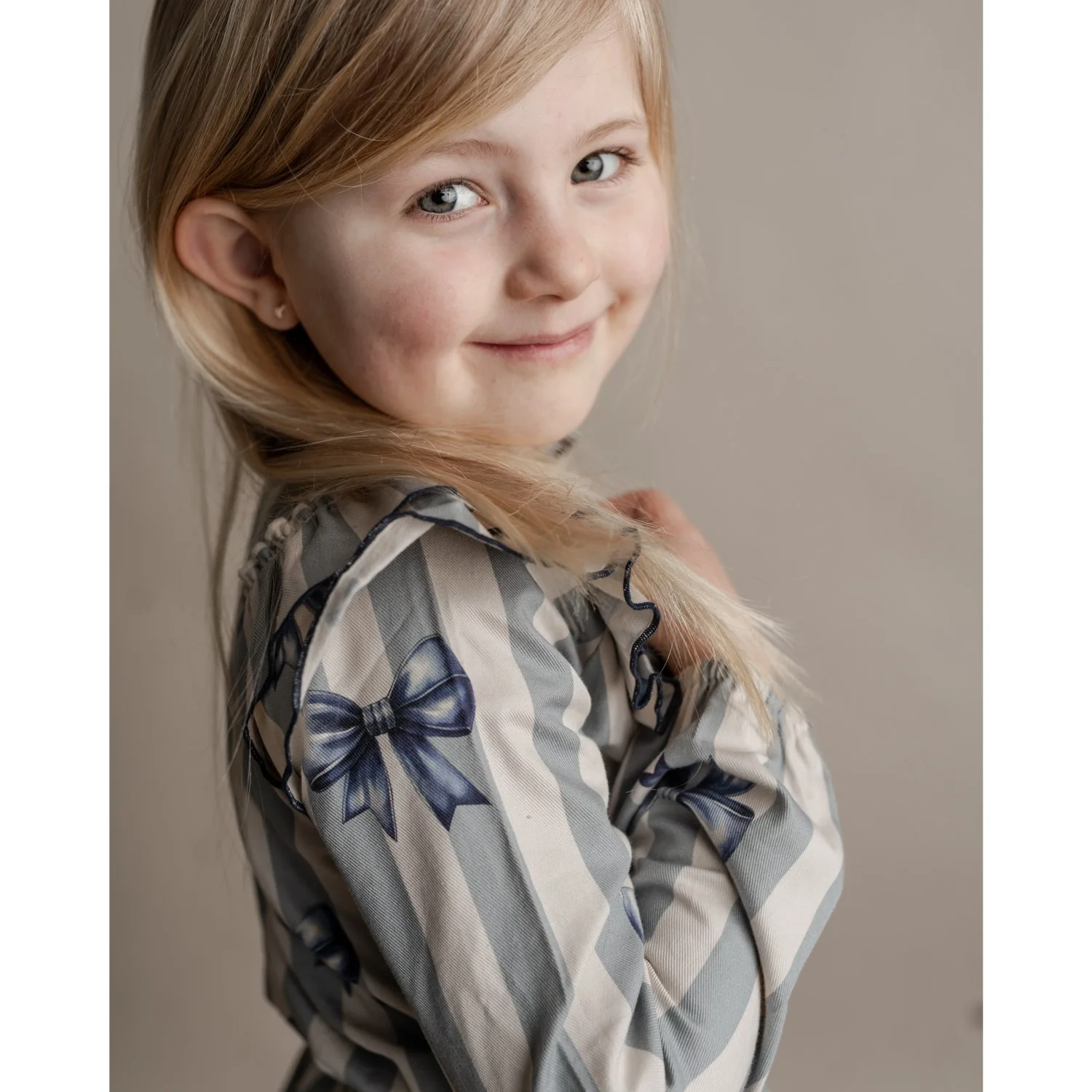 Hanevild Rainy Bow Shirt - Image 3