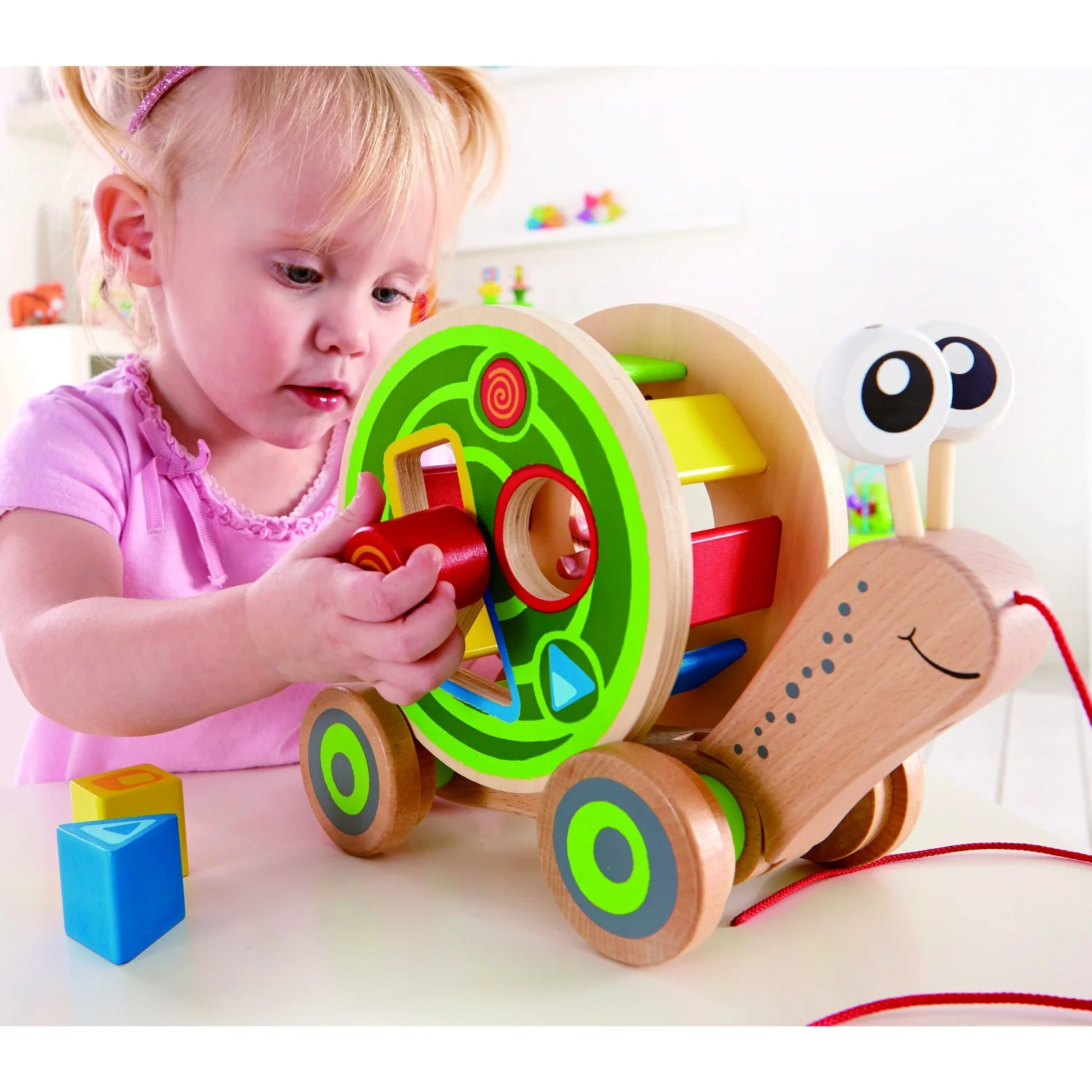 Hape Walk-A-Long Snail - Image 2