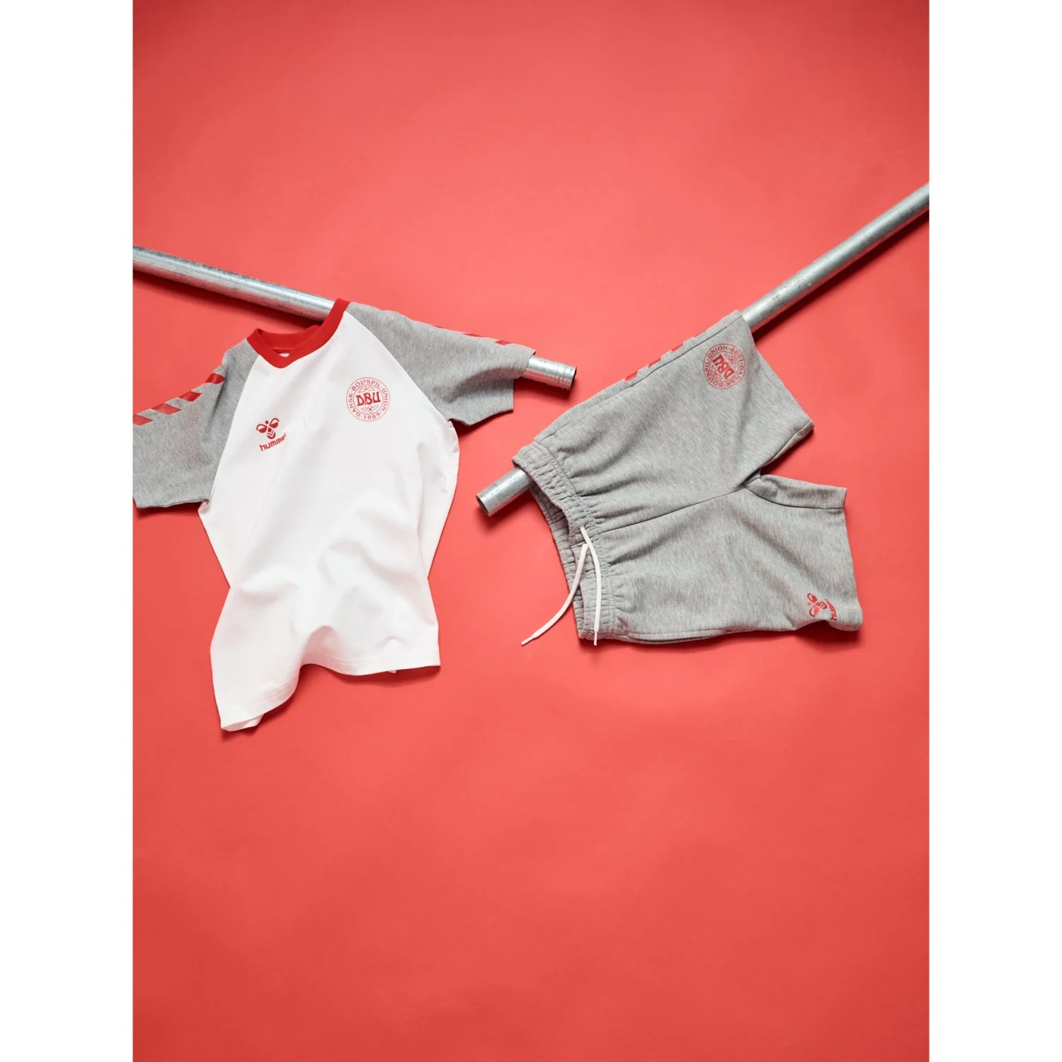 Hummel White Jr Reg Dbu T-Shirt S/S - Image 4