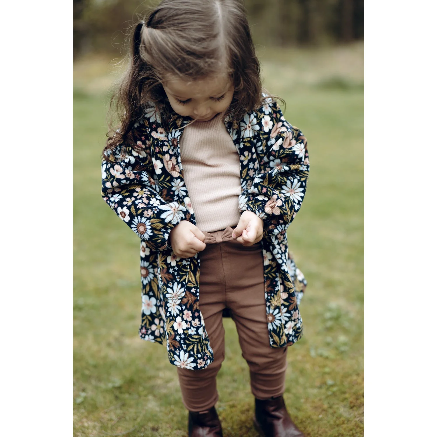 Hust & Claire Light Blue Karoline Winter Flora - Image 2