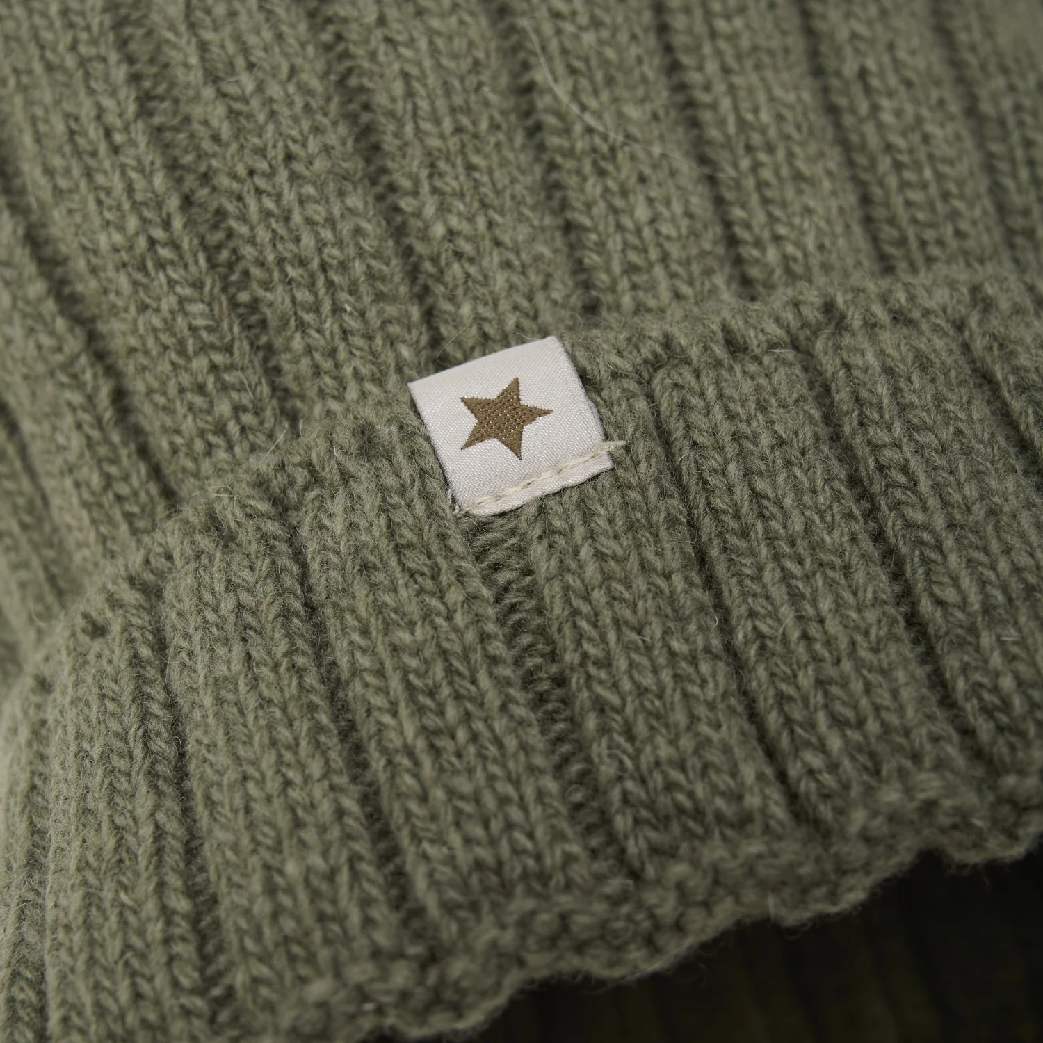 Huttelihut Beetle Hat Knit Alpaca Pompom - Image 2