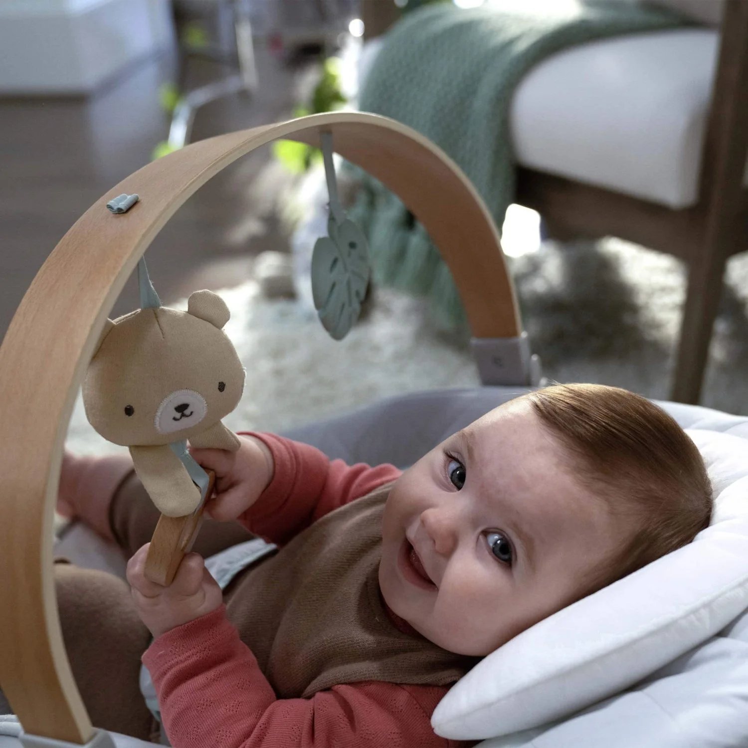 Ingenuity Grey Cosy Spot Baby Bouncer With Activity Arch In Wood - Image 7