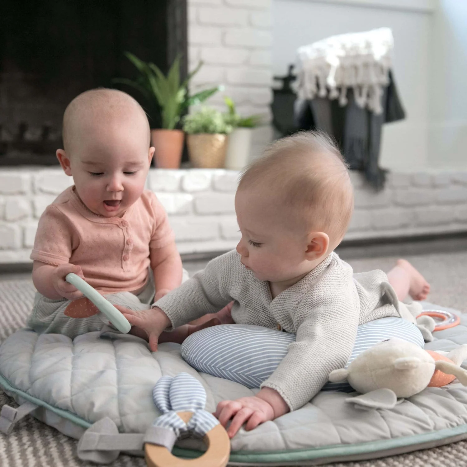 Ingenuity Grey Reversable Baby Gym - Image 15