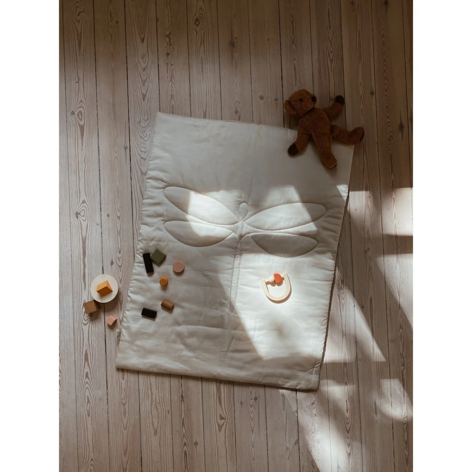 KAS Kopenhagen Beige Dragon Fly Blanket - Image 4