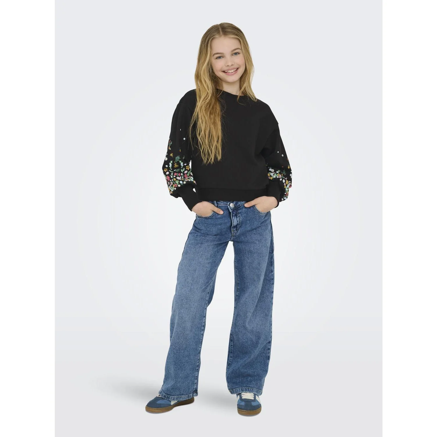 kids ONLY Black Sleeve Flower Kogbrooke L/S O-Neck Flower Swt Noos - Image 2