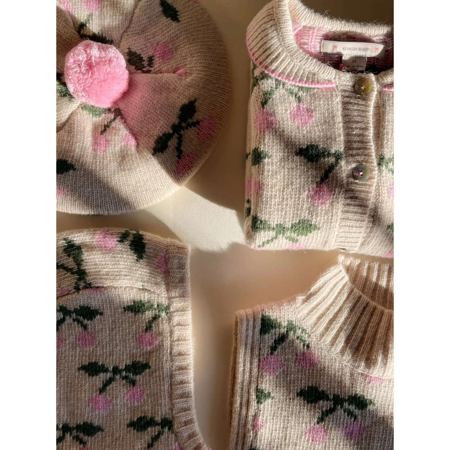 Konges Sløjd Cherry Belou Neckwarmer - Image 3