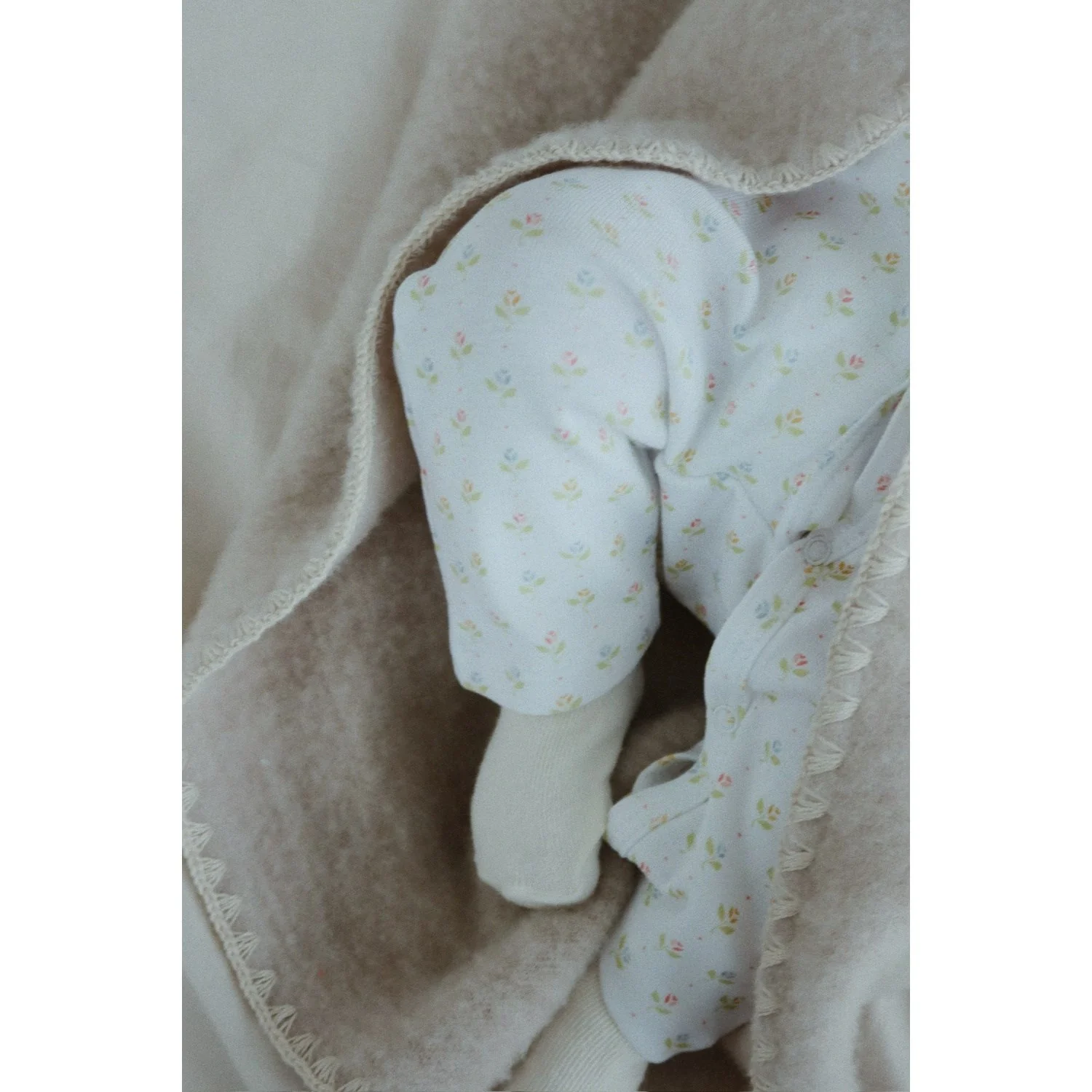 Konges Sløjd Fanga Oatmeal Melange Erba Wool Fleece Baby Blanket - Image 3