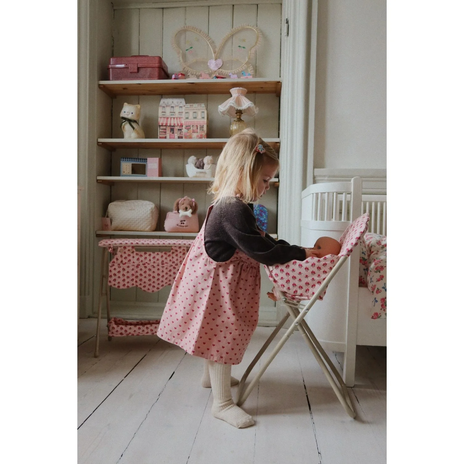Konges Sløjd Rosie Rose Doll Changing Table - Image 3
