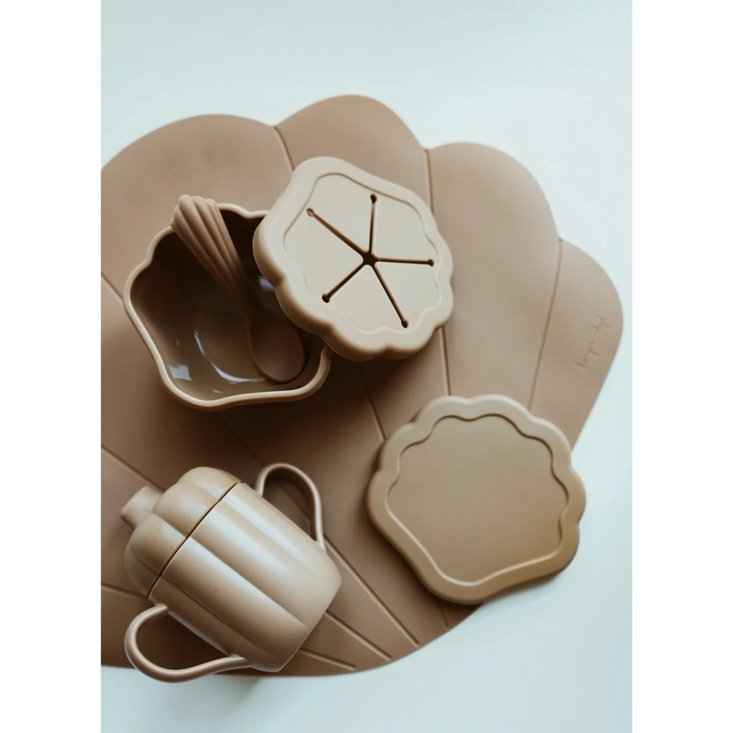 Konges Sløjd Terra Cotta Silicone Clam Set - Image 2