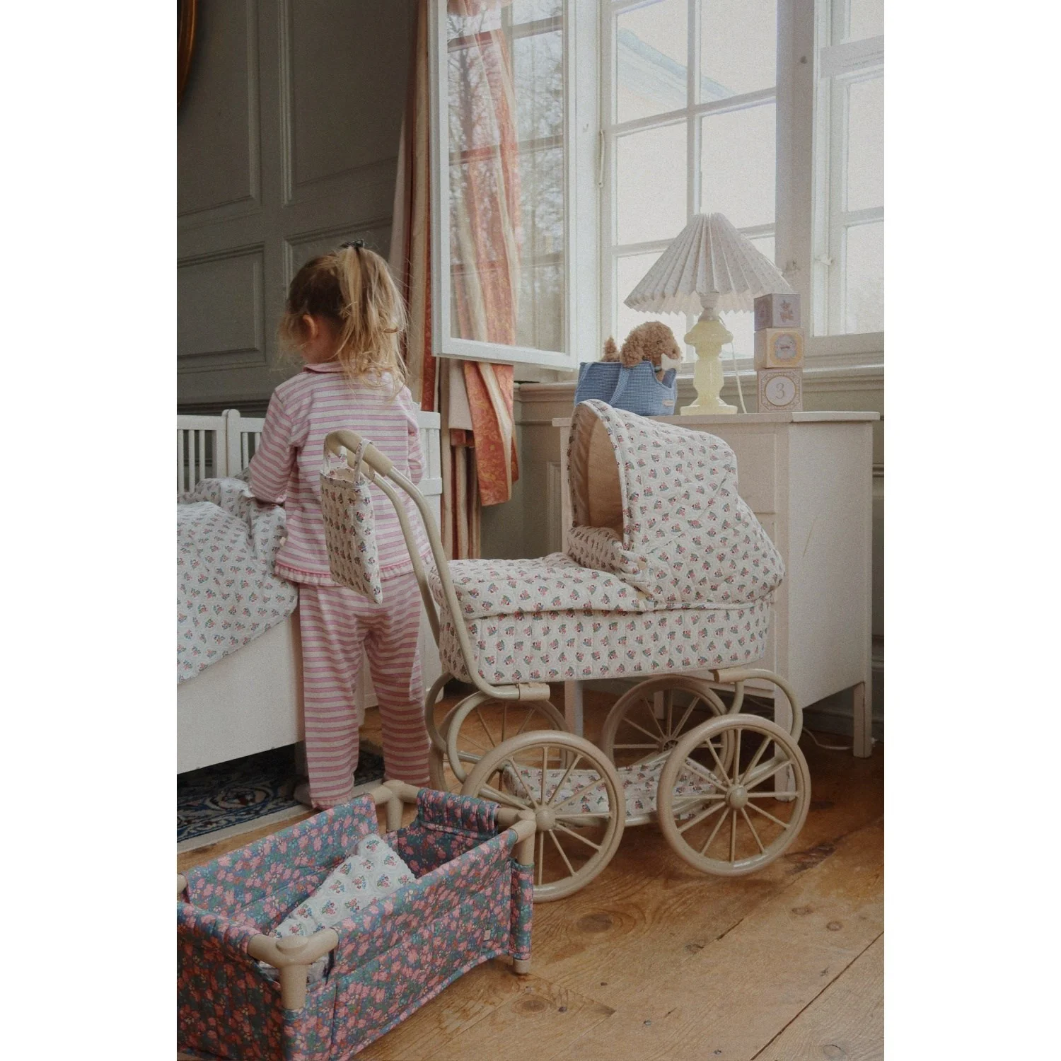 Konges Sløjd Verona Blues Minnie Doll Pram - Image 4