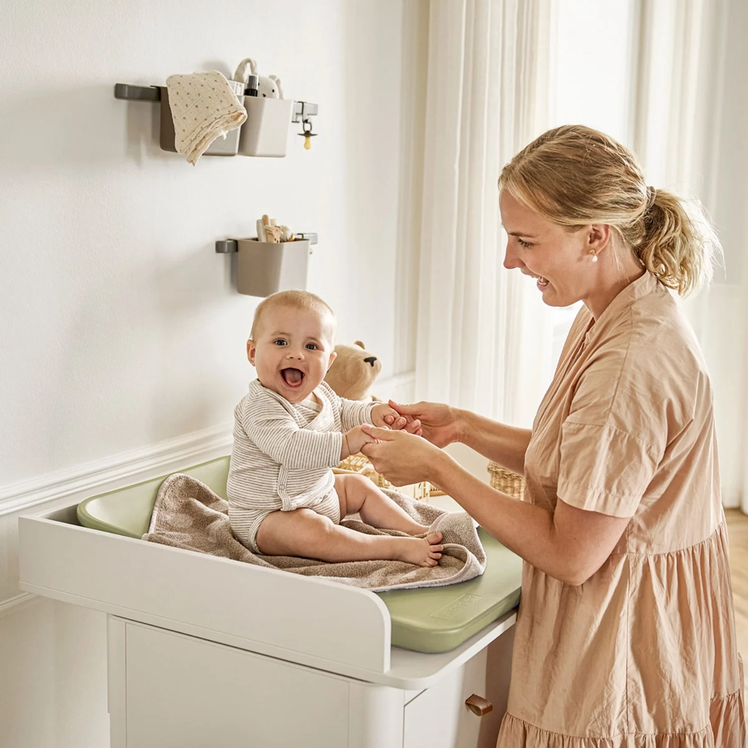 Leander Olive Leander Matty™ Changing Pad - Image 2