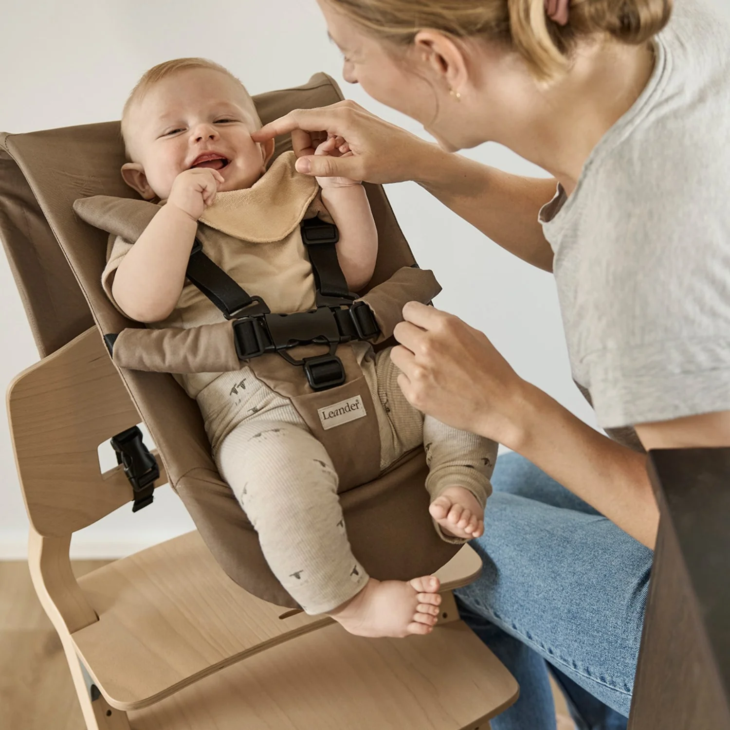Leander Oak Nature Leander Louie™ High Chair Without Safety Bar - Image 6