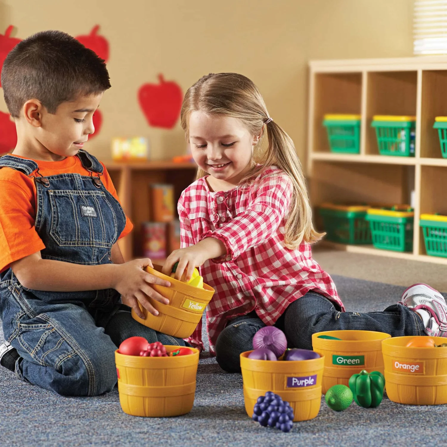 Learning Resources® Farmer's Market Colour Sorting Set - Image 3