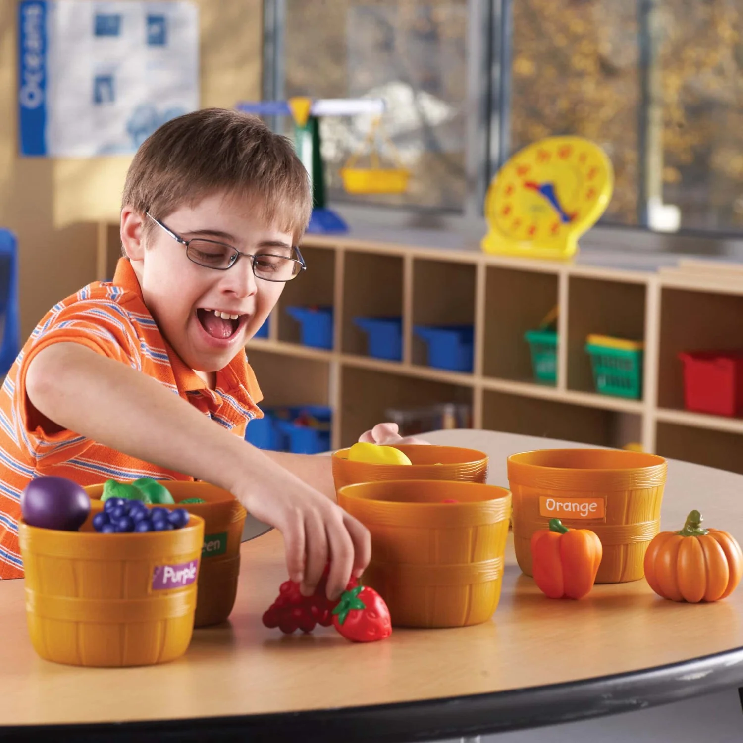 Learning Resources® Farmer's Market Colour Sorting Set - Image 8