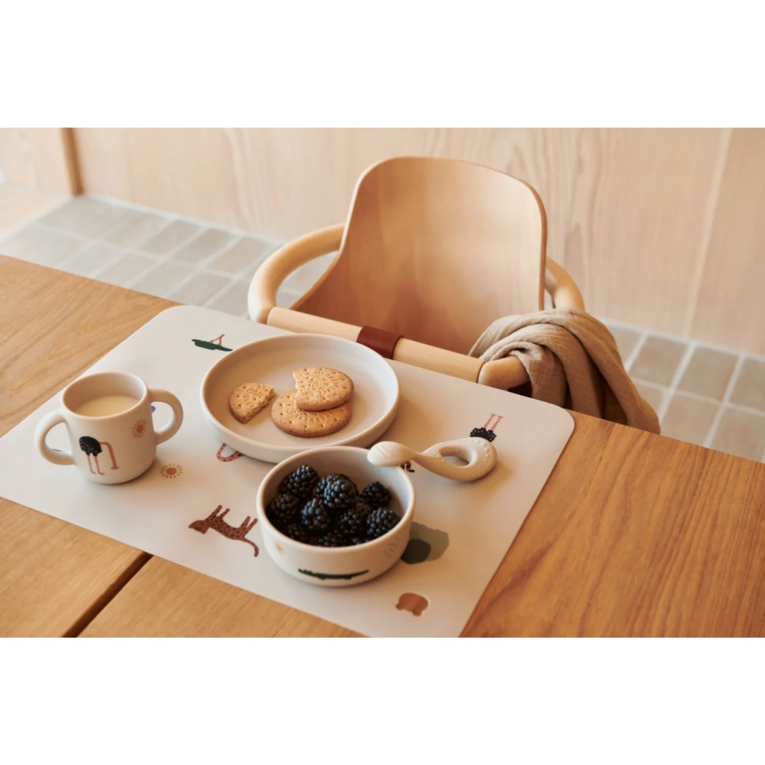 LIEWOOD Safari Sandy Mix Vivi Printed Tableware Set - Image 2