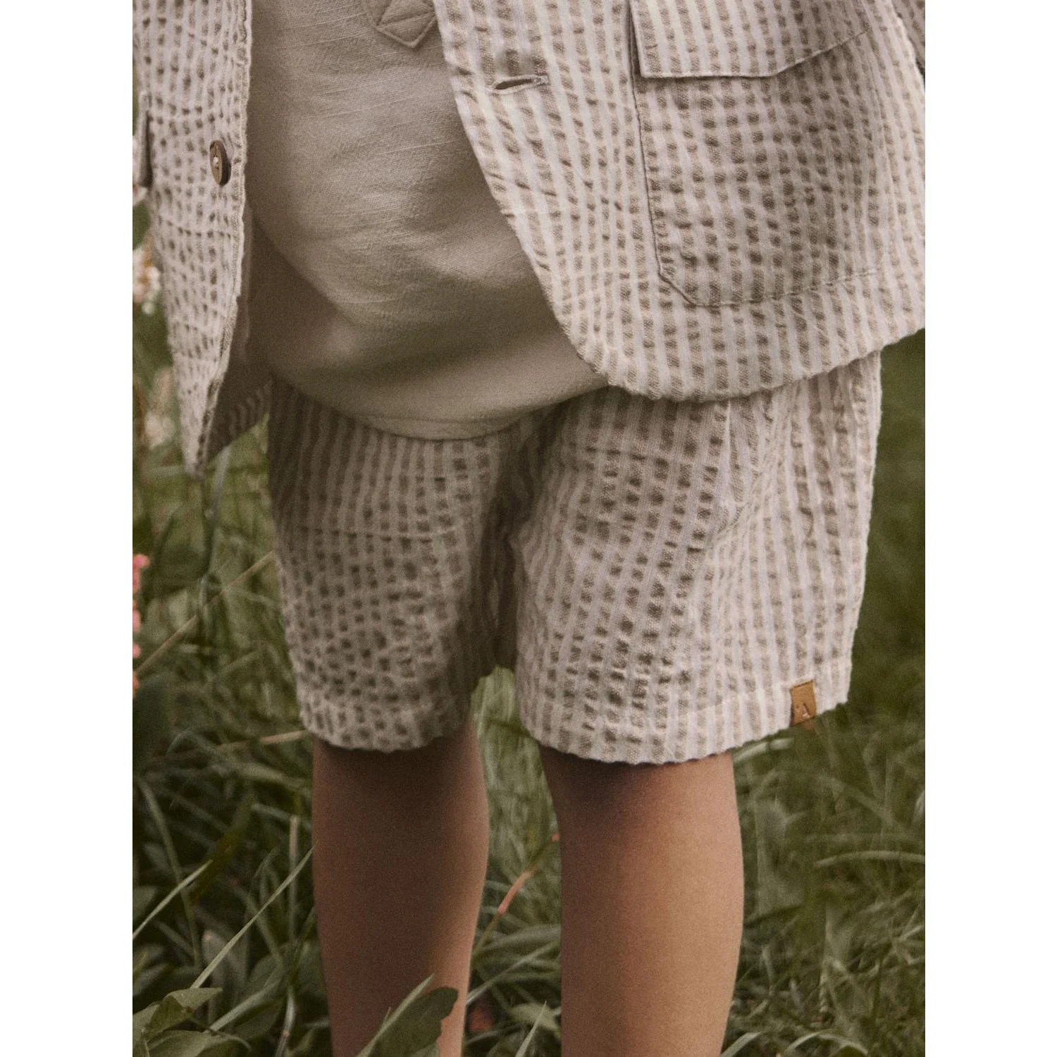 Lil'Atelier Coconut Milk Feather Gray Nmmfausto Shorts Lil - Image 3
