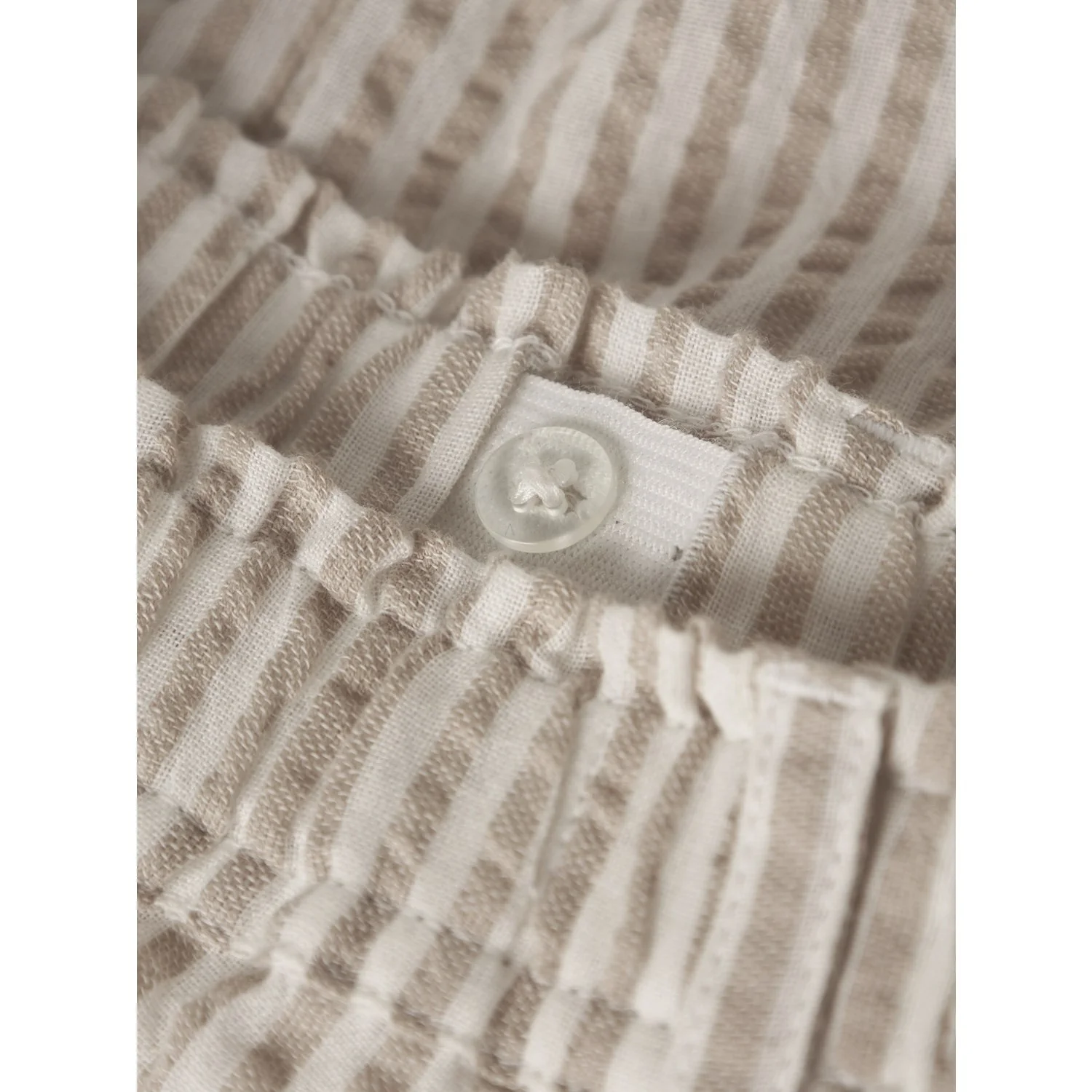 Lil'Atelier Coconut Milk Feather Gray Nmmfausto Shorts Lil - Image 4